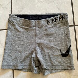 Nike shorts size M